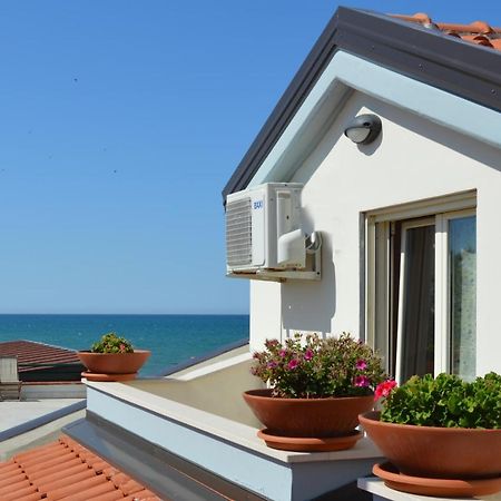 Isolabella Hotel Foce Varano Buitenkant foto