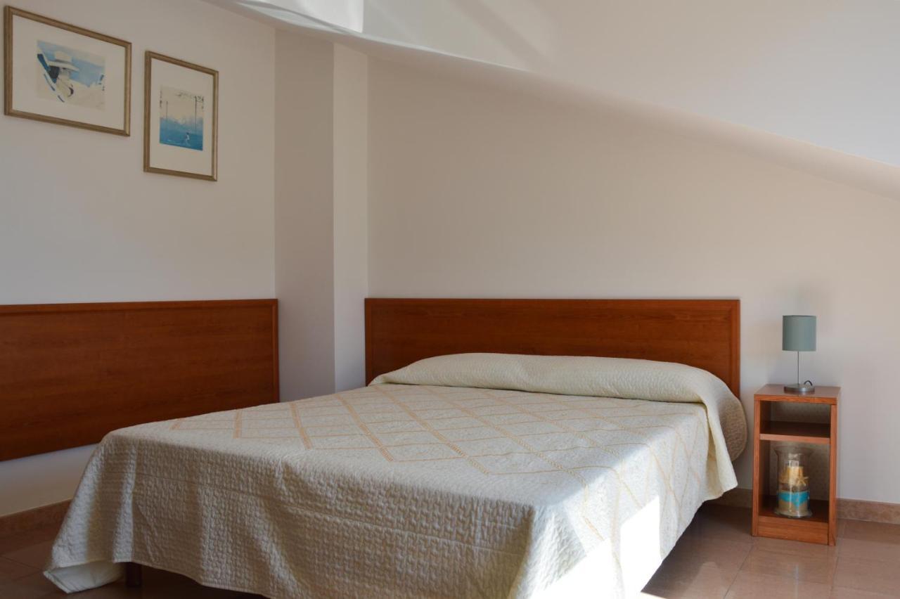 Isolabella Hotel Foce Varano Buitenkant foto