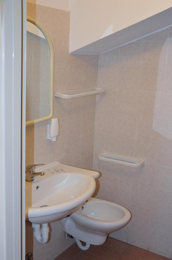 Isolabella Hotel Foce Varano Buitenkant foto