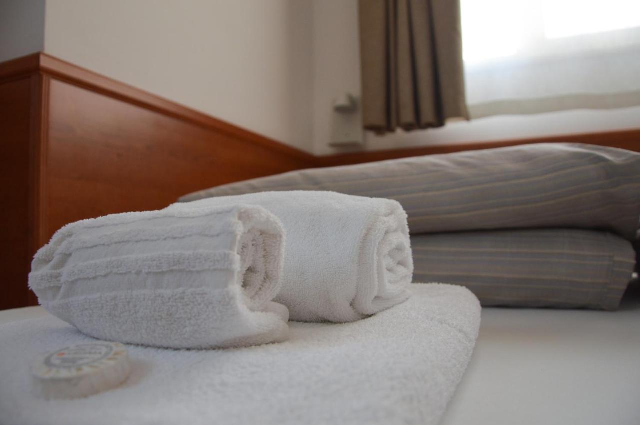 Isolabella Hotel Foce Varano Buitenkant foto