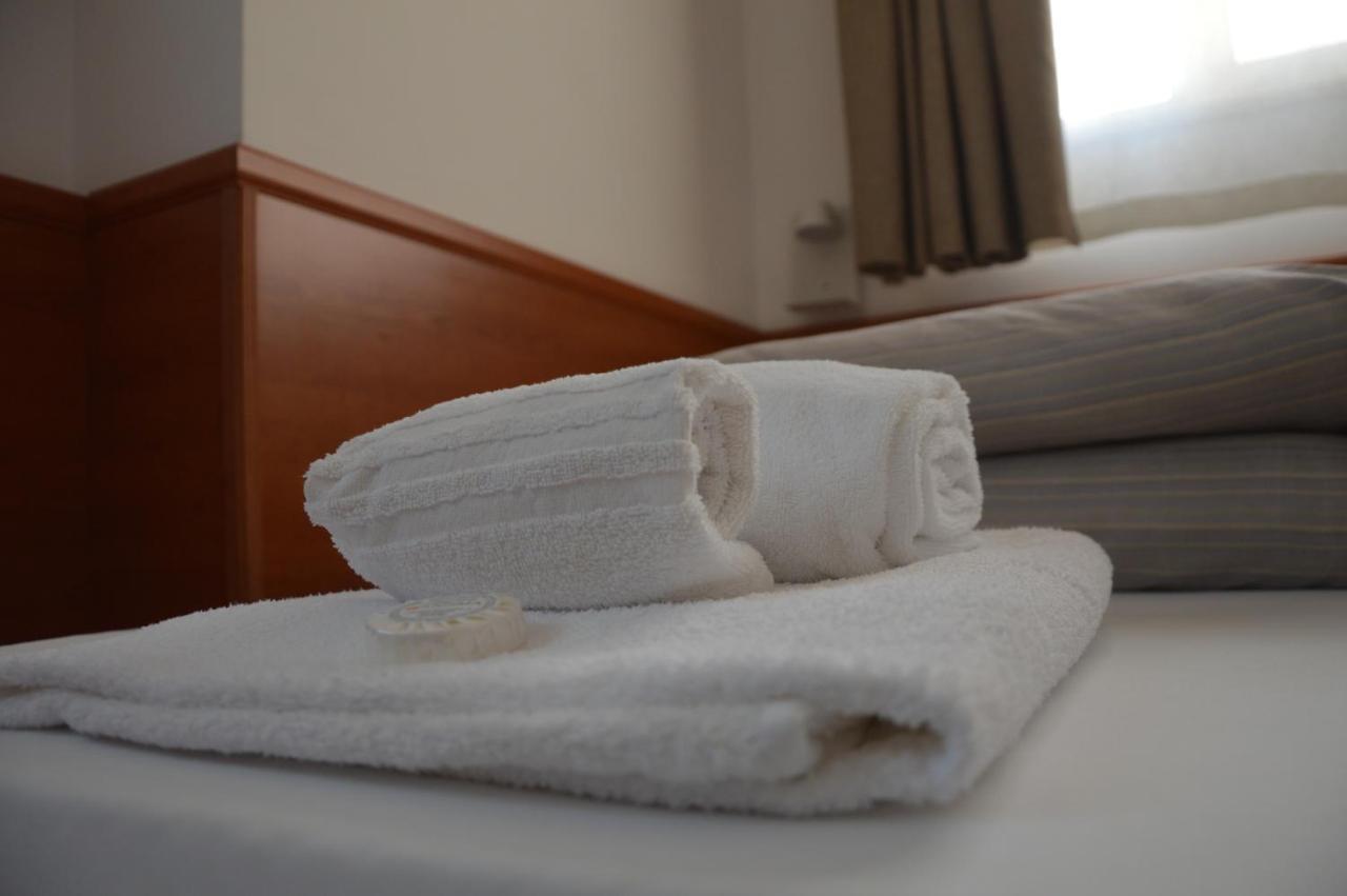 Isolabella Hotel Foce Varano Buitenkant foto